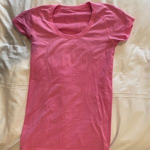 Lululemon swiftly tech swoop neck